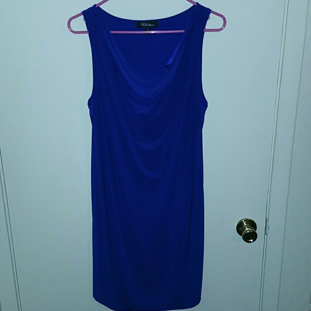Blue strapless dress